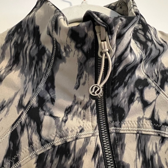 Lululemon Define Jacket - Picture 2 of 6